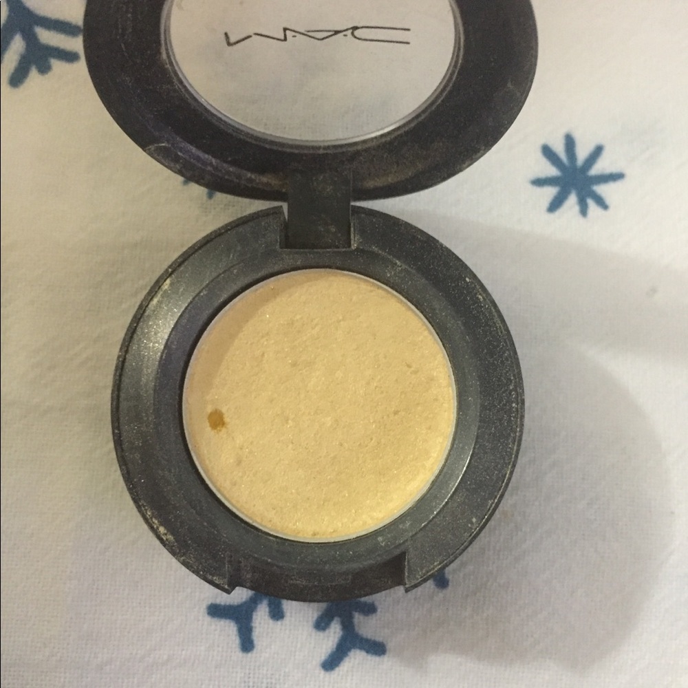 Mac eyeshadow Spring Up