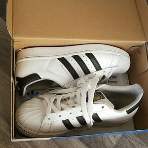 SOLD::::::::::::Adidas; superstar (youth size)