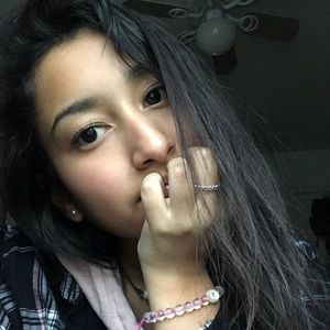 Meet your Posher, Evelin