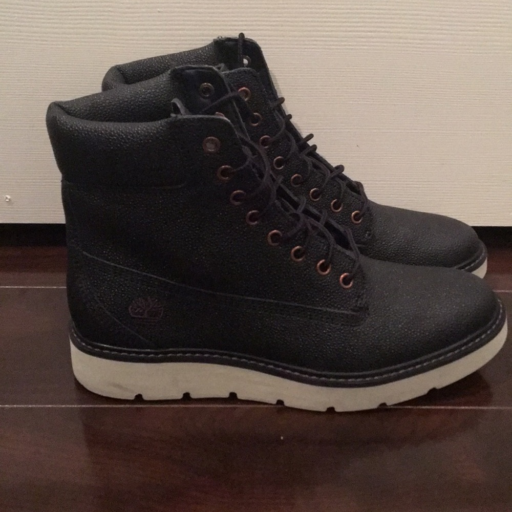Timberland Black Boots Size 7- worm once
