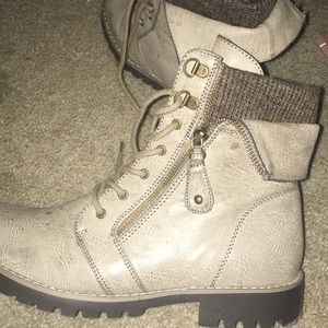 grey/brown cliffs boots size 9