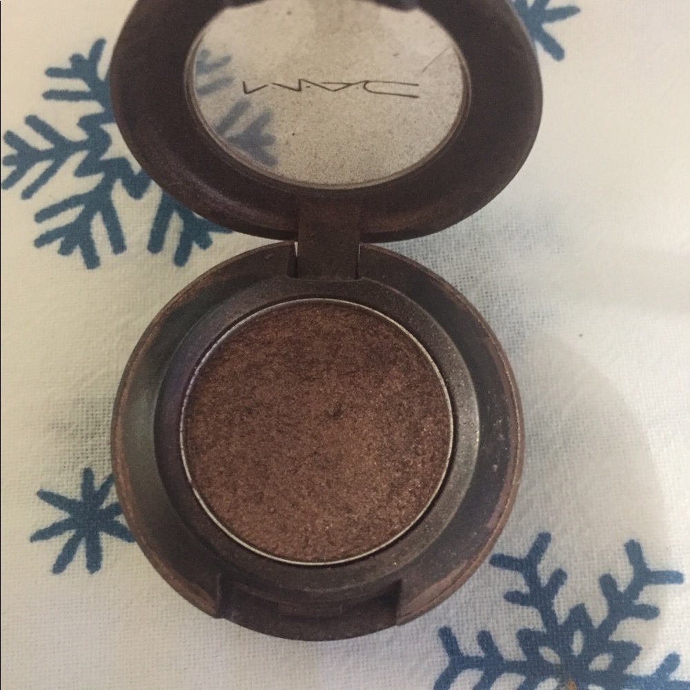 Mac eyeshadow Mulch