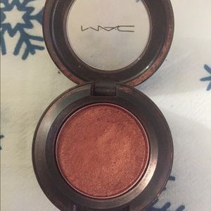 Mac eyeshadow Coppering