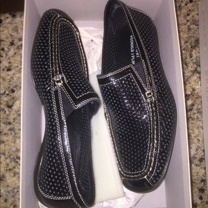 NEVER BEEN WORN SHOES