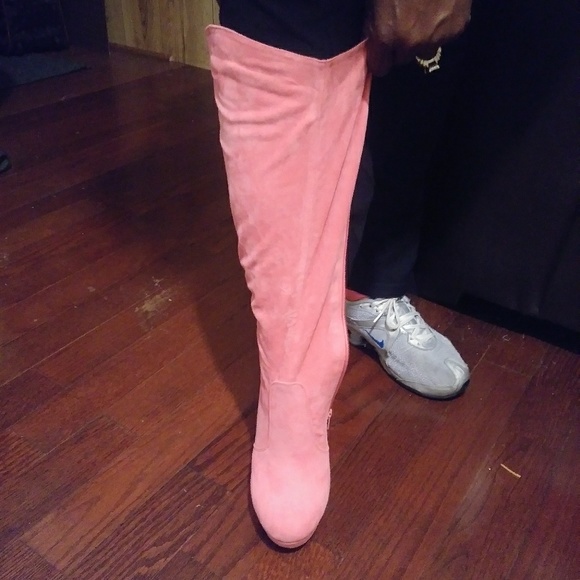 Fuchisia Knee High Boot - Picture 5 of 6