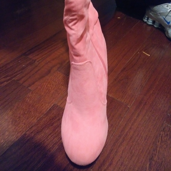 Fuchisia Knee High Boot - Picture 6 of 6