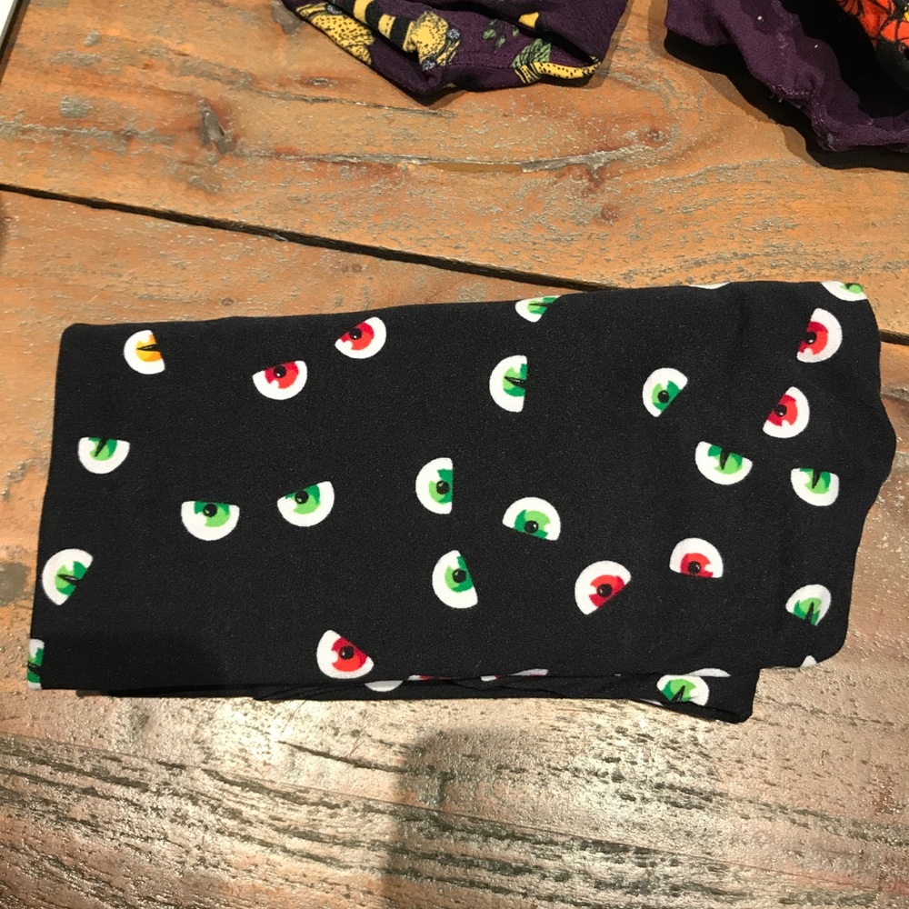 Tall and Curvy LuLaRoe leggings