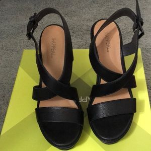 Black wedges