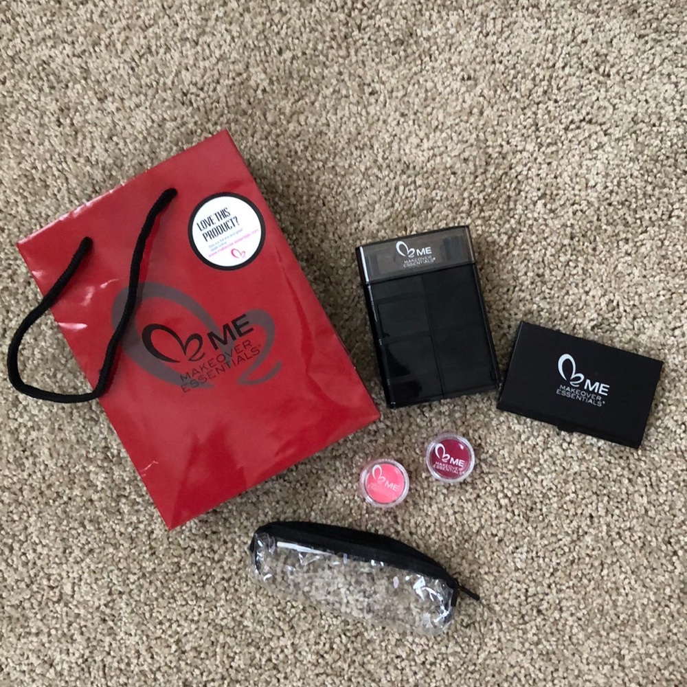 Me Makeup Essentials Kit
