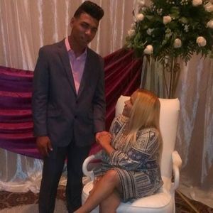 Meet your Posher, Manuel