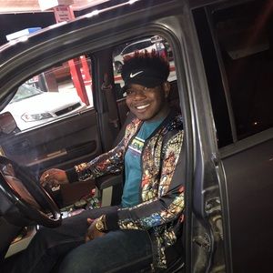 Meet your Posher, Justin