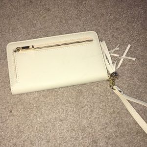 tan wristlet