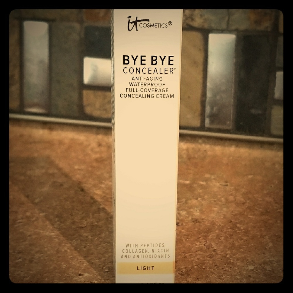 Bye bye CONCEALER Anti-aging LIGHT