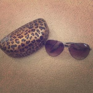 Guess Aviator sunglasses