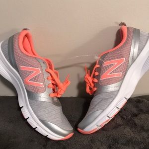 Women New Balance Shoes (711)