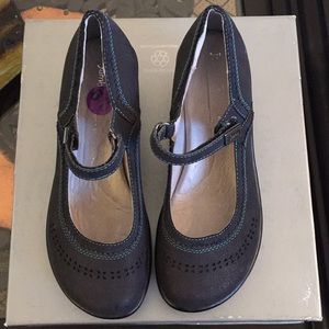 Jambu black Mary Janes. Sz 6 1/2.