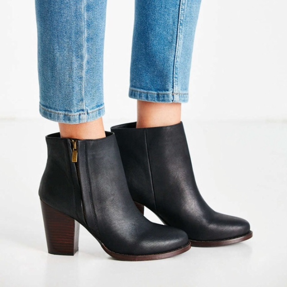 Urban Outfitters Silence + Noise Black Booties