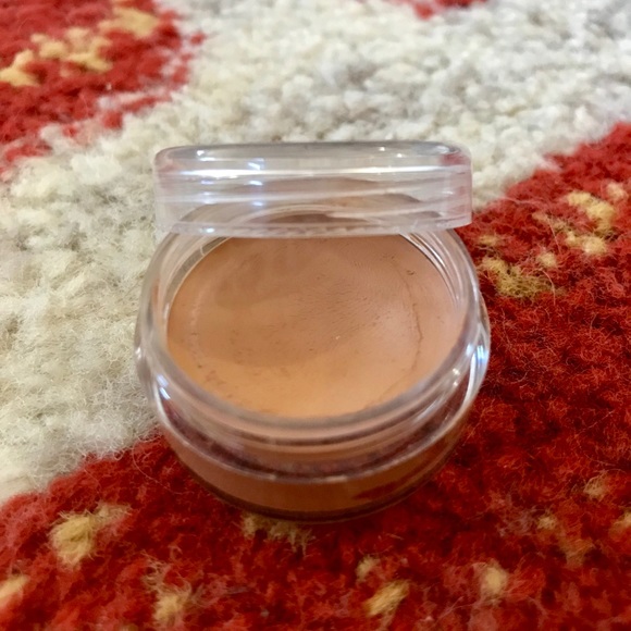 Medium/light-medium concealer bundle - Picture 7 of 8