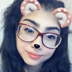 Meet your Posher, Anahi