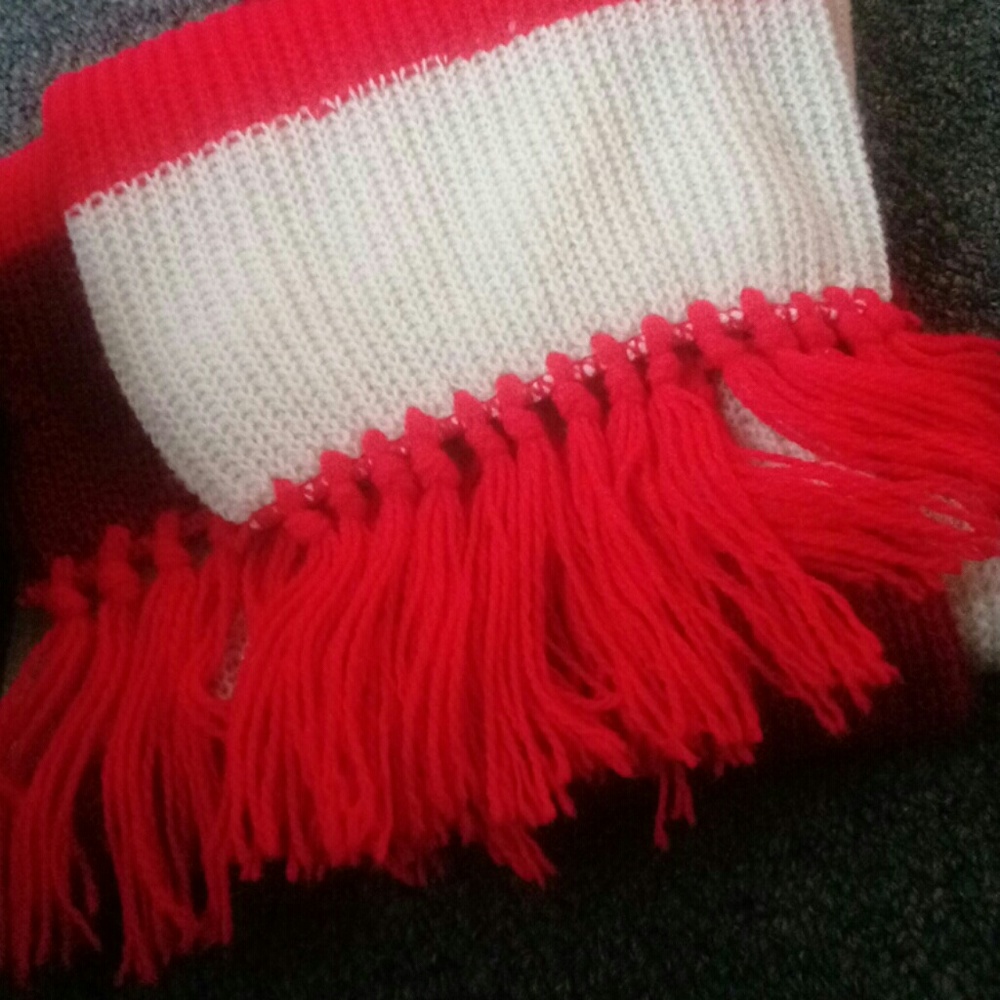 Scarf - Picture 2 of 2