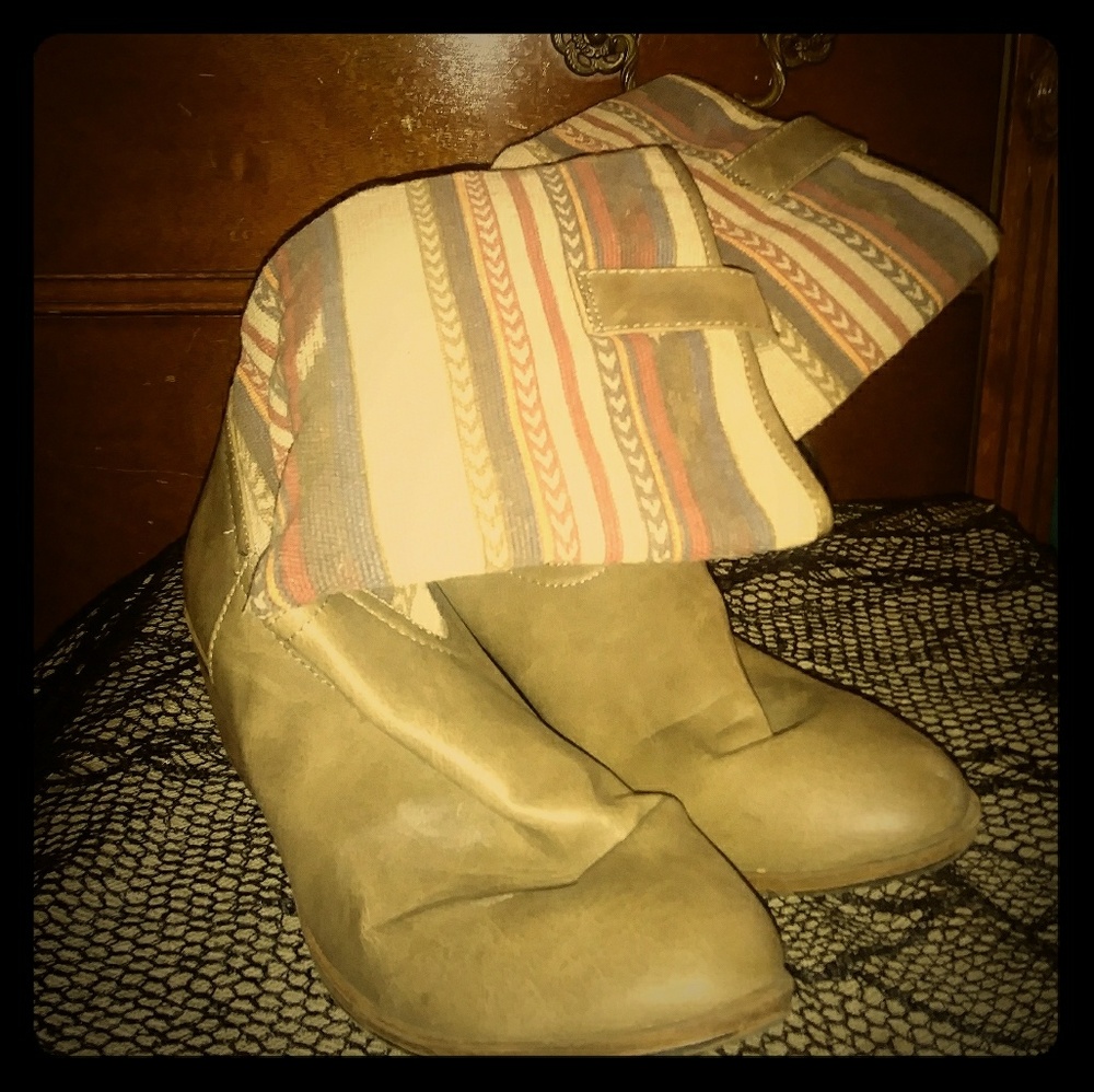 Vintage style boho cowboy ankle fall country boots