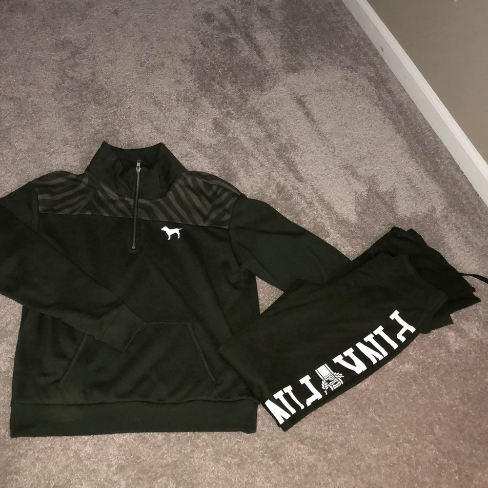 Brand new VS lounge set