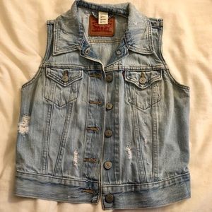 Levi Distressed Denim Vest