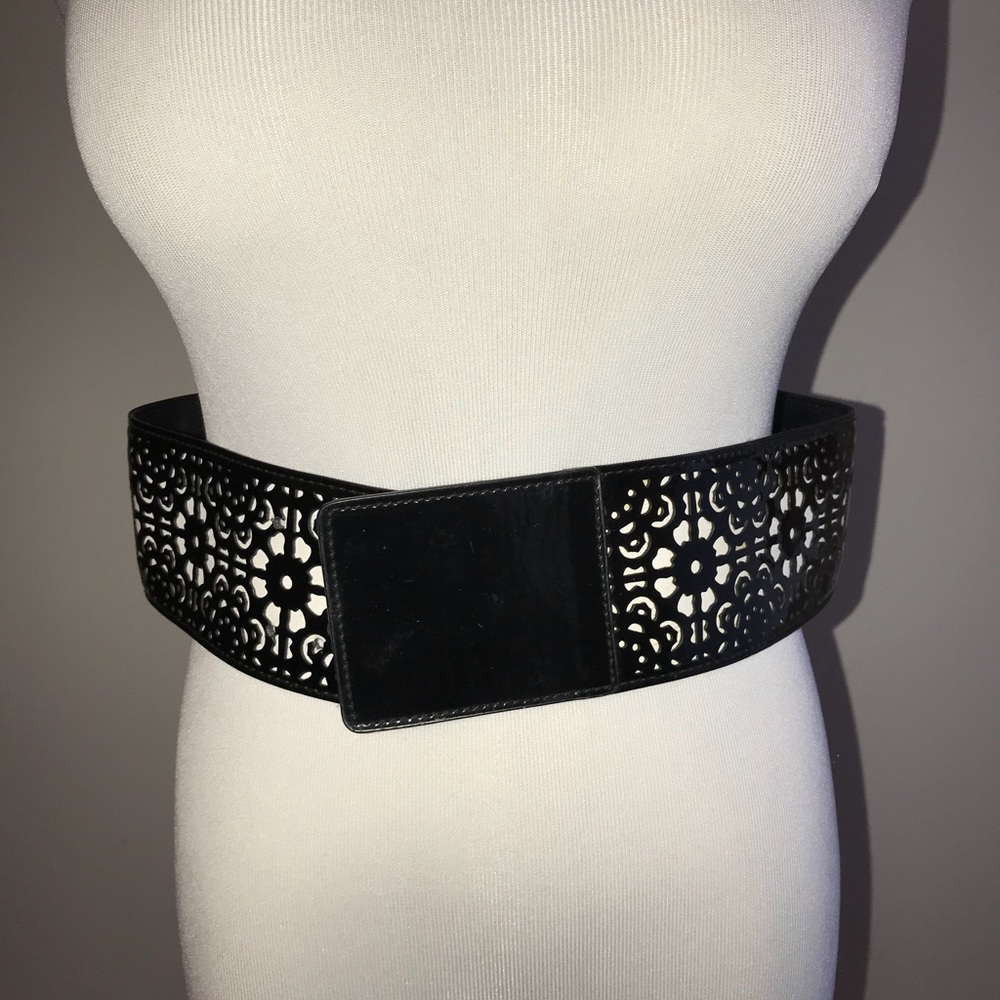 Belt with lace design