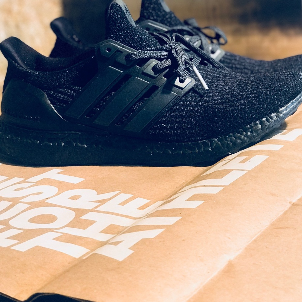 🔥Triple Black Ultra Boost 🔥