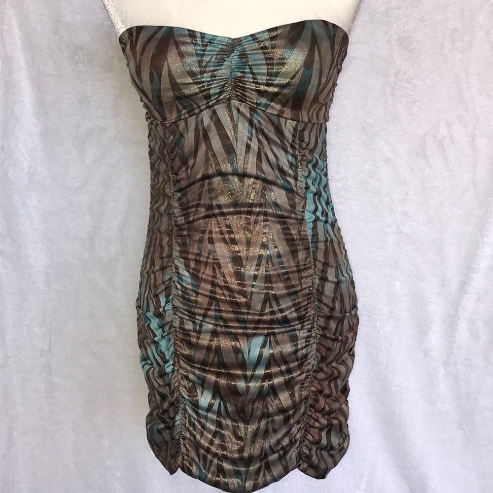 🔥 ✨Party Dress w/ Gold Shimmer✨