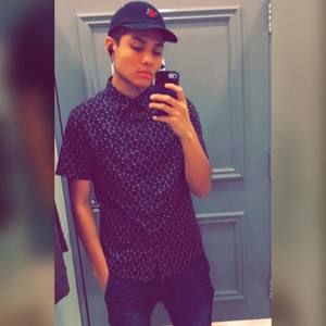 Meet your Posher, Cesar