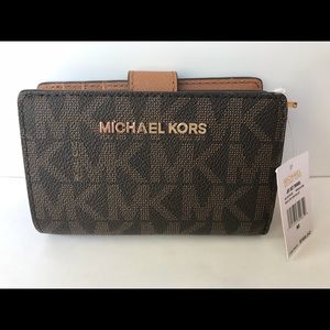Michael Kors Jet Set Travel Coin Wallet