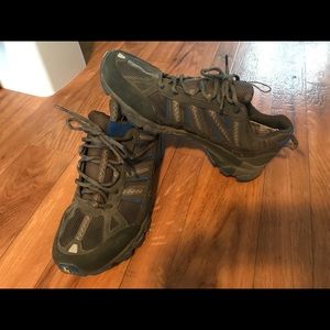 NORRHFACE GORTEX LINED HIKING SHOES