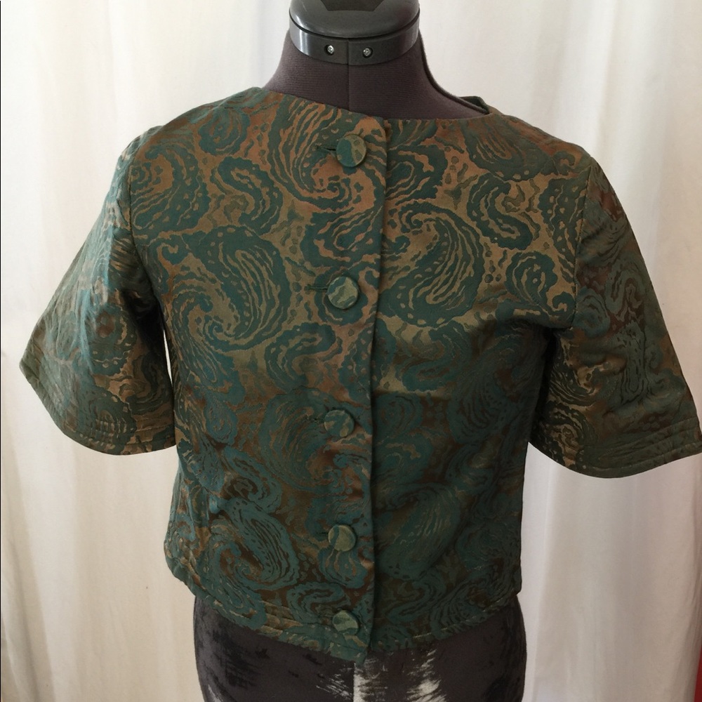 Cropped fitted top(or jacket)