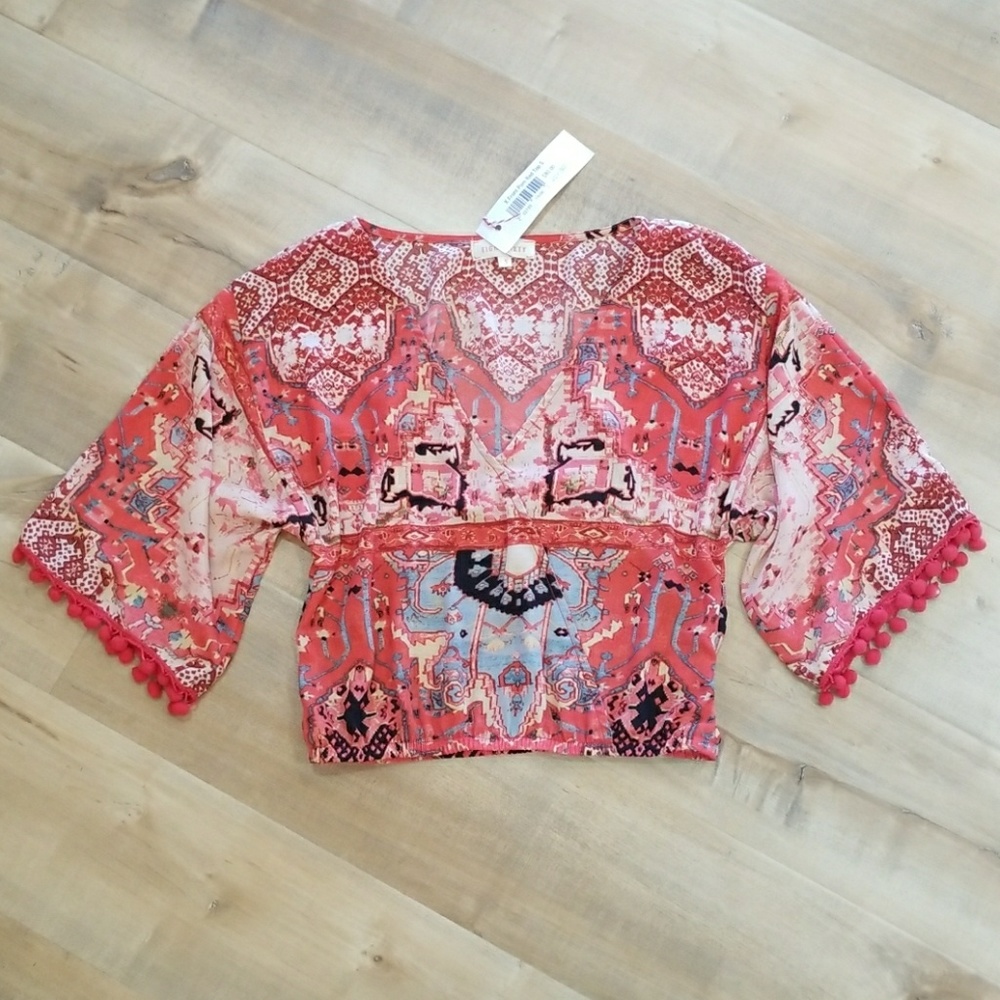 Pom crop top
