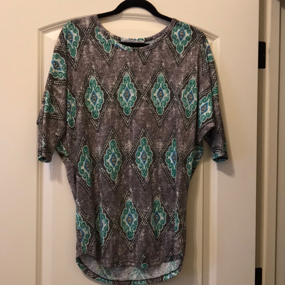 Gray tunic with mint designs
