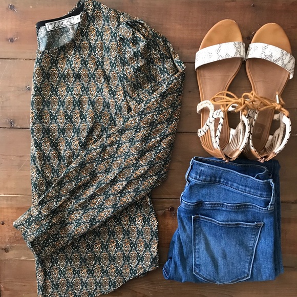Chloe K Tops - Chloe K Printed Long Sleeve Blouse