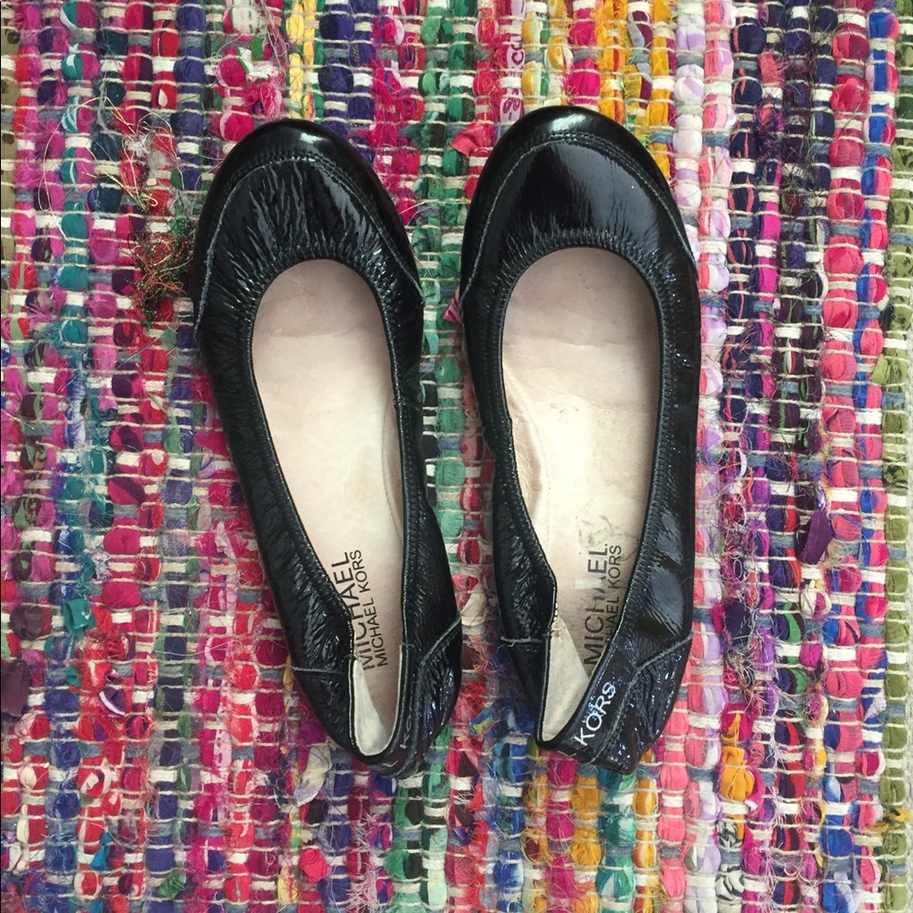Pattern Flats - Picture 2 of 2
