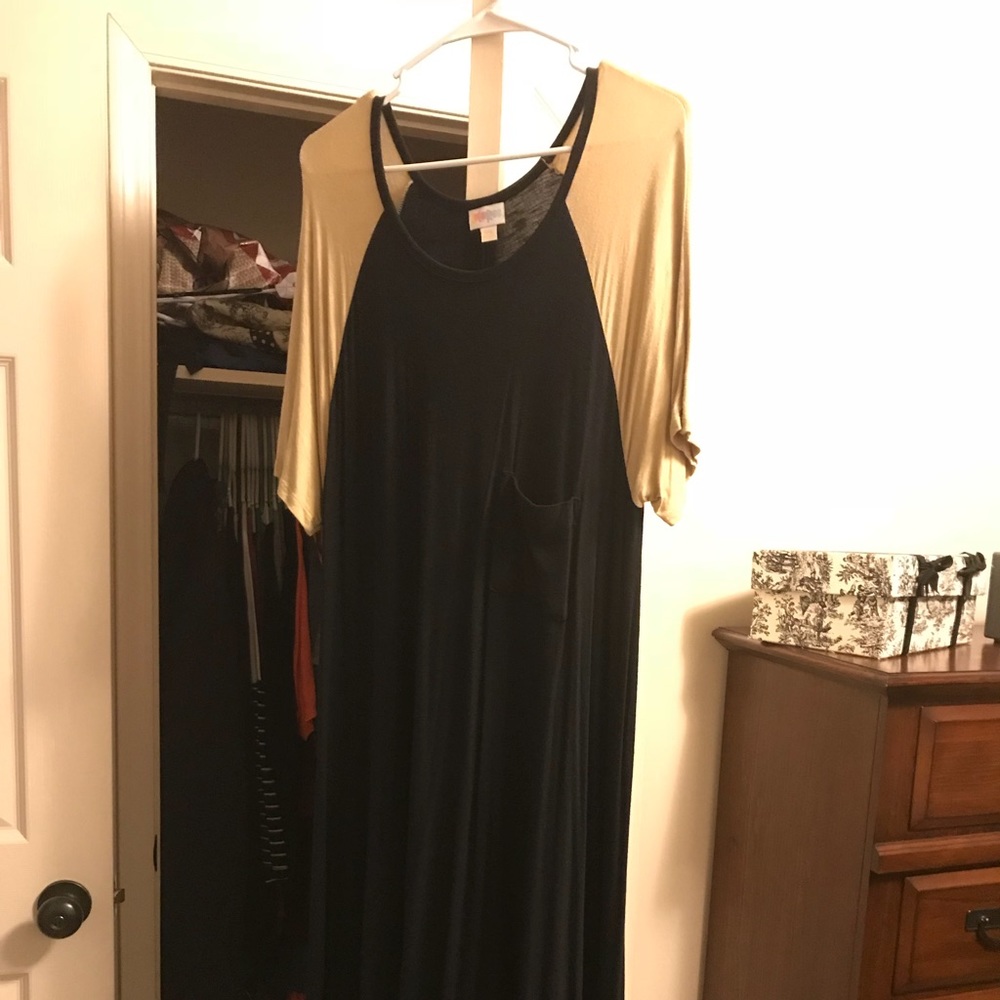 Black Carly with Tan/Gold Sleeves