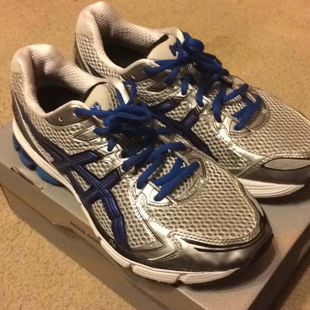 ASICS gray athletic shoes, men’s size 8.