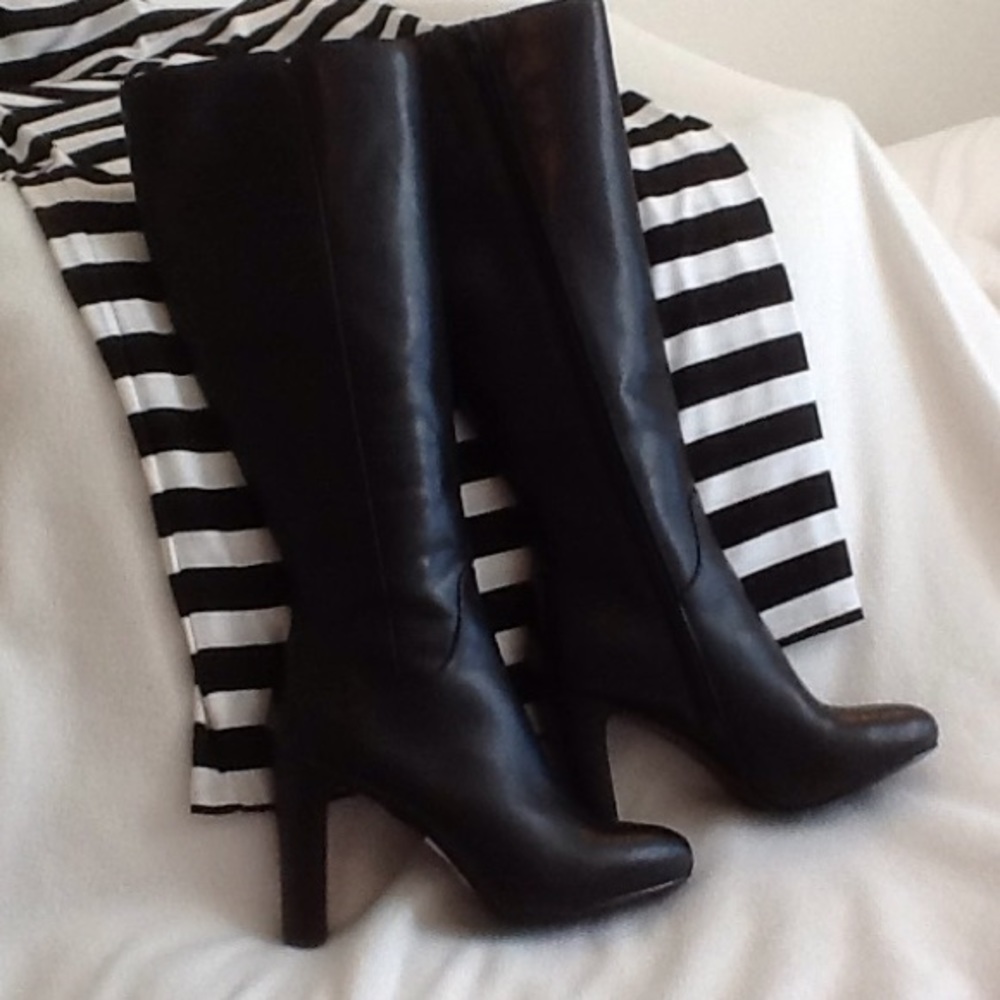 Knee high Nine West black boots