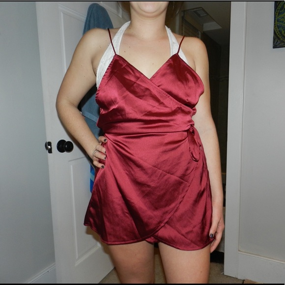 Dress - Picture 4 of 7