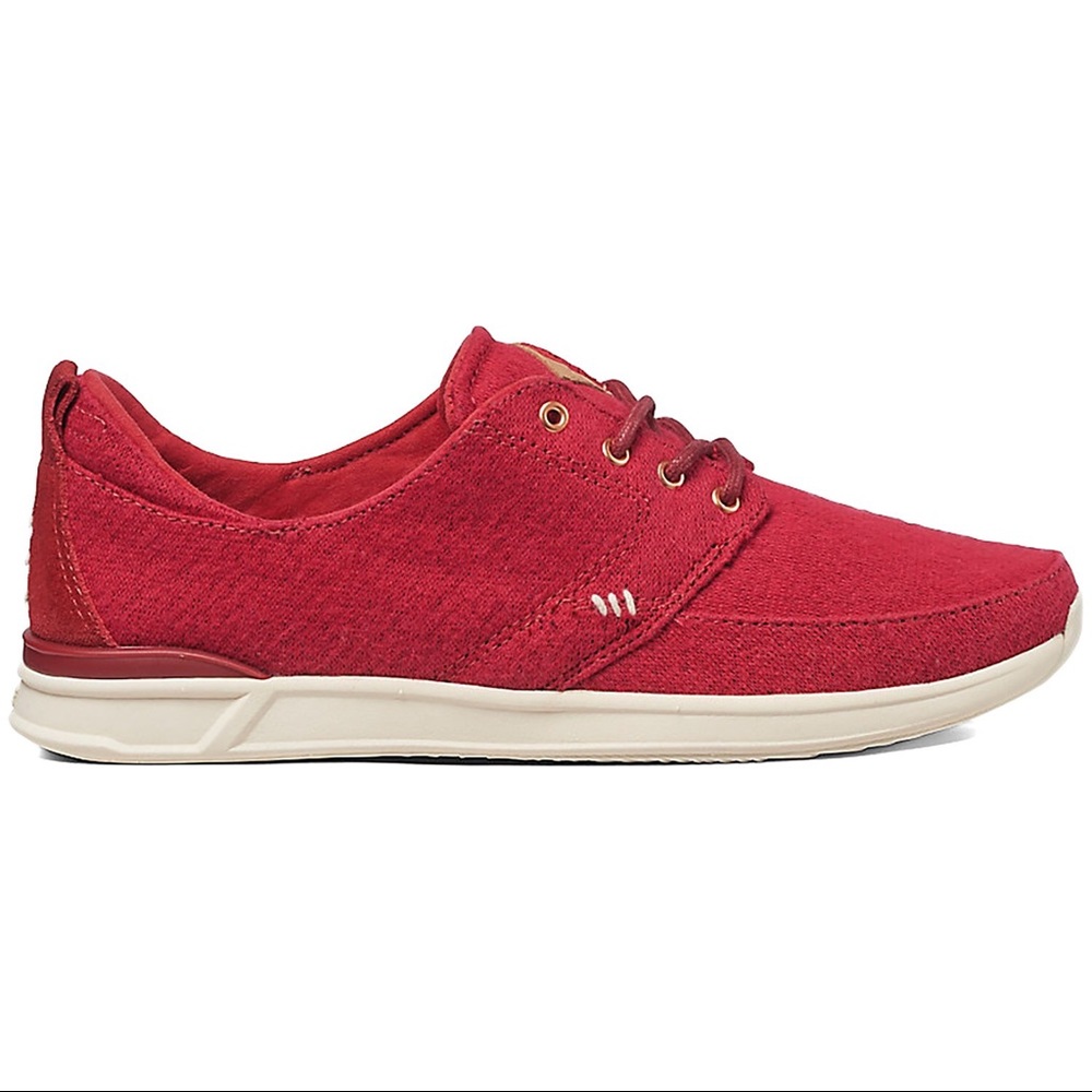 REEF Rover Low TX Shoes. WOMENS