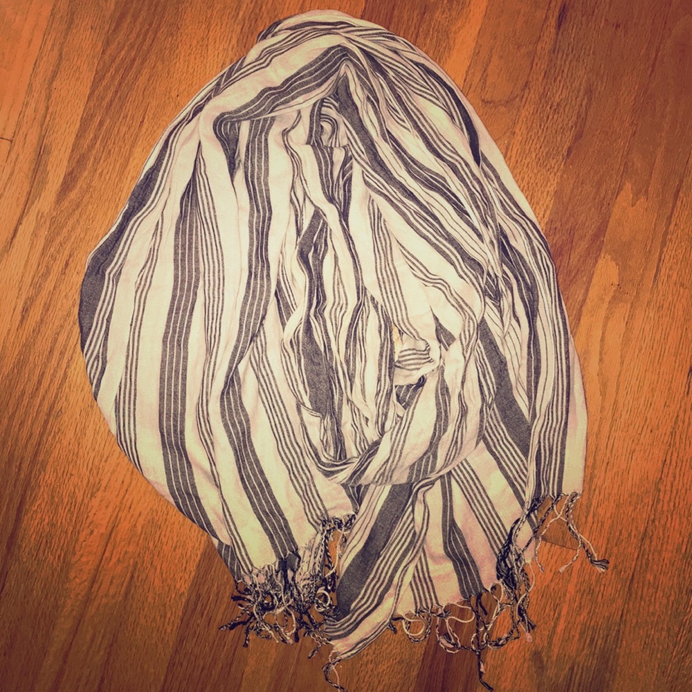 Black and white striped fashion scarf