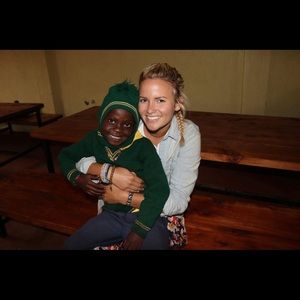 Meet your Posher, Claudia