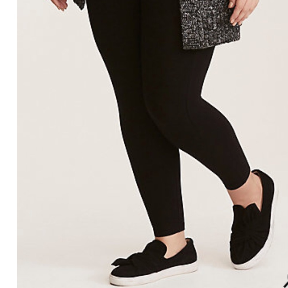 Torrid premium cropped leggings