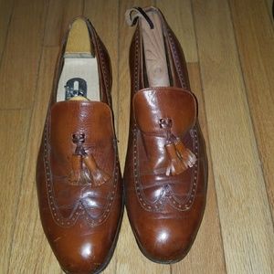 Loafers w/ tassel and shoe tree