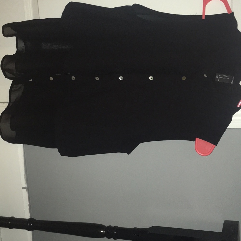 Button up sleeveless black top