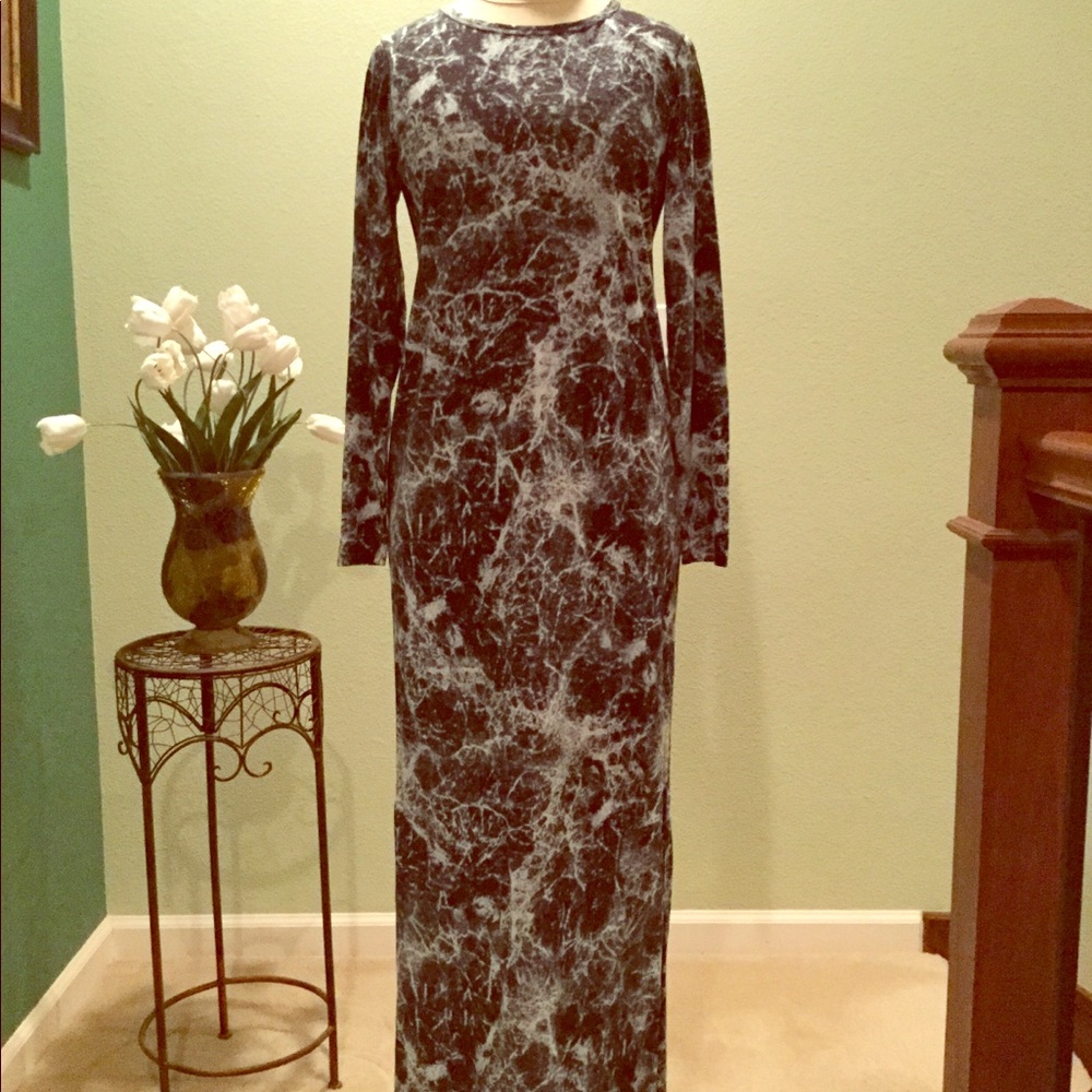 Black and White Marbled Long Sleeve Dress
