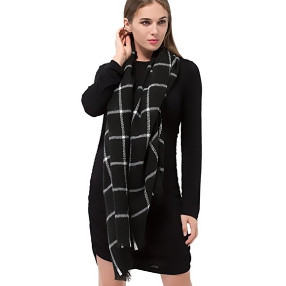 Black and White Plaid Ultra Plush Blanket Scarf - Picture 4 of 8